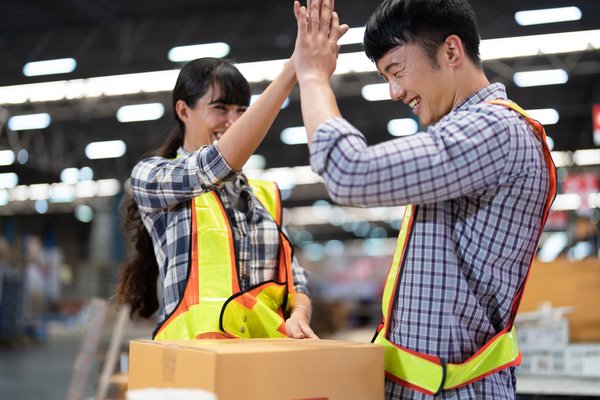 Quelle démarche suivre pour le dépôt d'un dessin ou modèle communautaire par une entreprise de design?