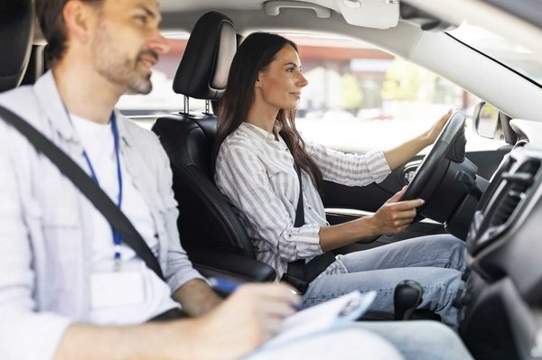 Coût du permis de conduire en 2024 : guide essentiel à connaître