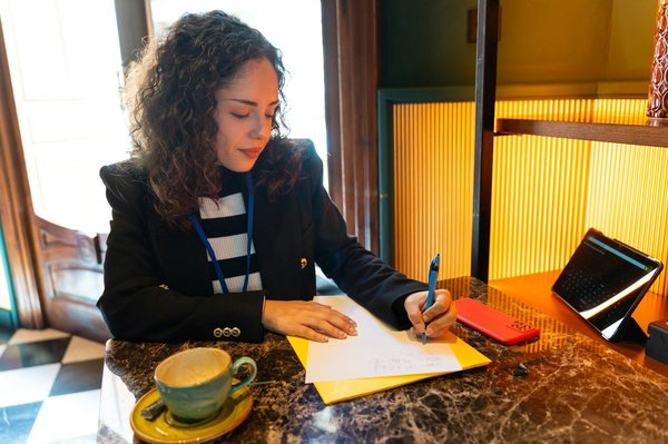 Les avantages d'embaucher un rédacteur web à angers pour réussir vos projets